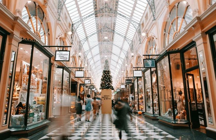 Black Fiveday Holiday Shopping