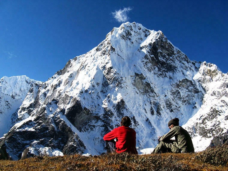 Keyword search volume climbers facing a huge mountain