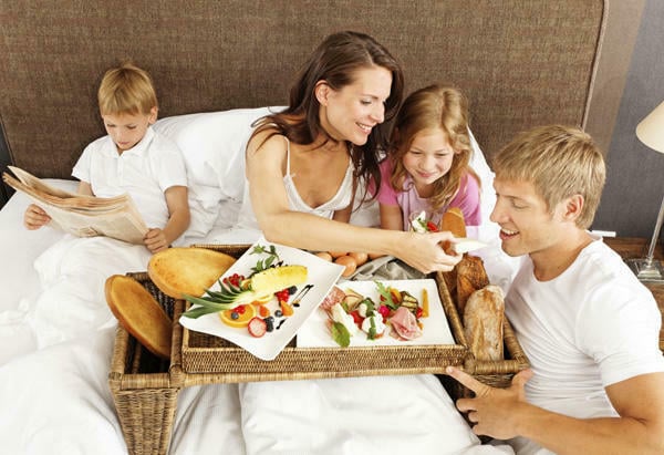 Psychology of Facebook ads idealized family breakfast