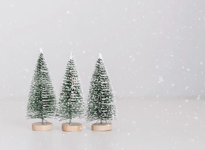 64 [Non-Cliche!] Holiday Copywriting Ideas, Examples, & Prompts