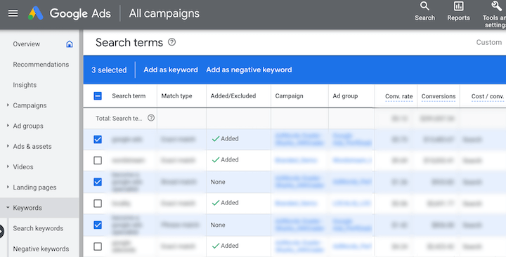 comment réduire votre coût par prospect dans les annonces google - exemple de rapport sur les termes de recherche avec des mots clés à exclure