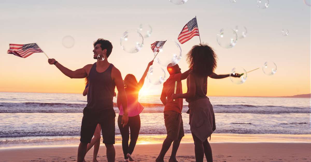 20 Spirited 4th of July Messages & Greetings for Your Customers